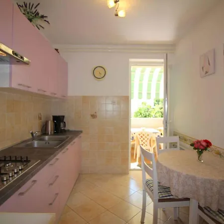 In Porec/istrien 9899 Apartman