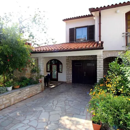 Apartment In Porec/istrien 9899