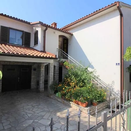 In Porec/istrien 9899 Apartman